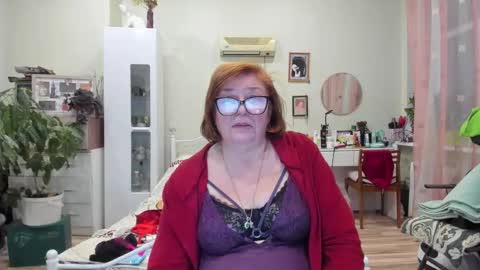 Snapshot of flowerlover8 chatting on 12.14.25 Flowerlower online show from 12.14.25