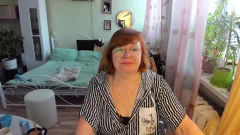 Snapshot of flowerlover8 chatting on 02.05.26 Flowerlower online show from 02.05.26