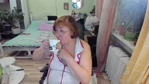 Snapshot of flowerlover8 chatting on 02.13.26 Flowerlower online show from 02.13.26