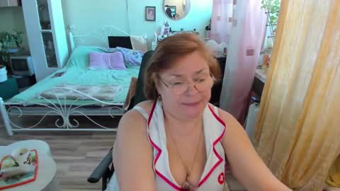 Snapshot of flowerlover8 chatting on 02.15.26 Flowerlower online show from 02.15.26