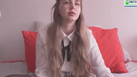 Snapshot of fluffy_hat chatting on 03.09.25 Fluffy and Krut online show from 03.09.25