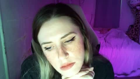 Snapshot of fluxsux chatting on 10.20.25 Flux online show from 10.20.25