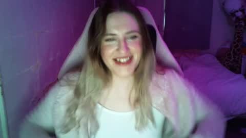 Snapshot of fluxsux chatting on 11.12.25 Flux online show from 11.12.25