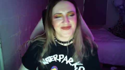 Snapshot of fluxsux chatting on 12.01.25 Flux online show from 12.01.25