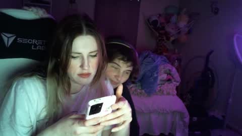 Flux online show from 12.22.25