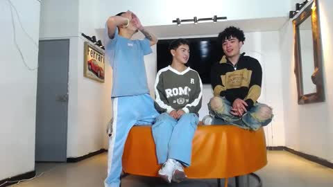 Snapshot of flyckers chatting on 01.19.26 flyckers online show from 01.19.26