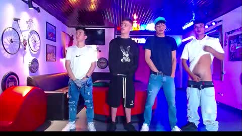 Snapshot of flyckers chatting on 02.23.26 flyckers online show from 02.23.26