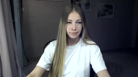 Molli  Ready for any play with you. Hottest show in pvt  Help a student earn big tokens  online show from 09.22.25