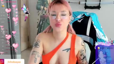 Snapshot of folinskaayaa chatting on 02.15.25 folinskaayaa online show from 02.15.25