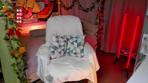 Snapshot of forest_lina chatting on 12.10.24 online show from 12.10.24