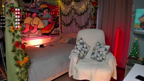 Snapshot of forest_lina chatting on 01.13.25 online show from 01.13.25