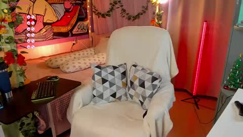 Snapshot of forest_lina chatting on 02.16.25 online show from 02.16.25