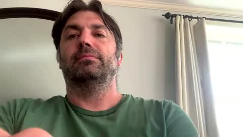 Snapshot of forevergoing chatting on 09.18.25 forevergoing online show from 09.18.25