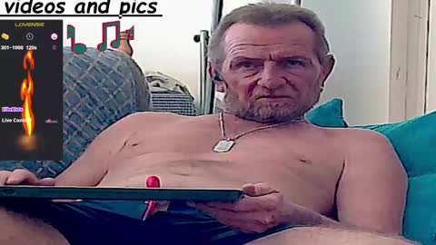 Snapshot of forexxxx_man chatting on 01.10.25 doc online show from 01.10.25