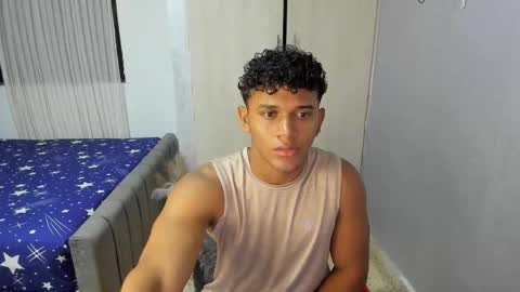 Snapshot of fox_evans chatting on 10.06.25 Fox online show from 10.06.25