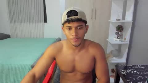 Snapshot of fox_evans chatting on 10.21.25 Fox online show from 10.21.25