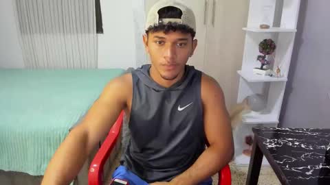 Snapshot of fox_evans chatting on 10.21.25 Fox online show from 10.21.25