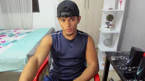 Snapshot of fox_evans chatting on 11.06.25 Fox online show from 11.06.25