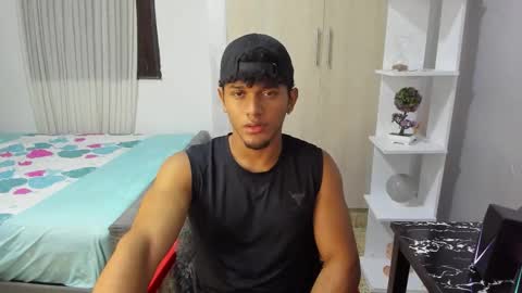 Snapshot of fox_evans chatting on 11.08.25 Fox online show from 11.08.25