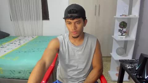 Snapshot of fox_evans chatting on 11.13.25 Fox online show from 11.13.25