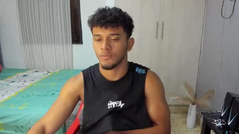 Snapshot of fox_evans chatting on 12.01.25 Fox online show from 12.01.25