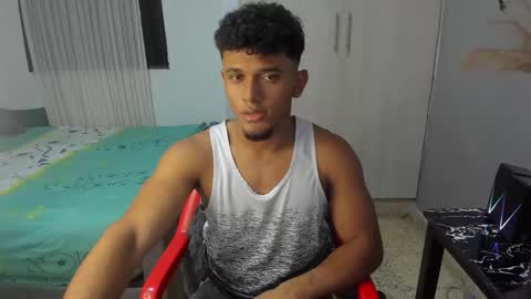 Snapshot of fox_evans chatting on 12.04.25 Fox online show from 12.04.25