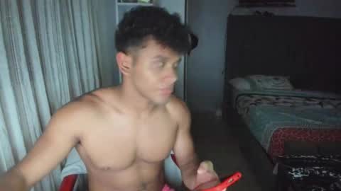 Snapshot of fox_evans chatting on 12.19.25 Fox online show from 12.19.25