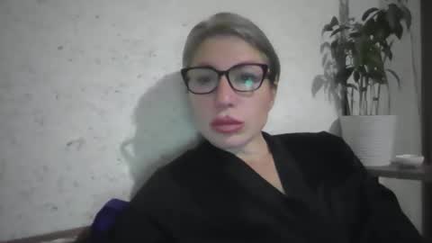 fox_red_lady7 online show from 11.13.25