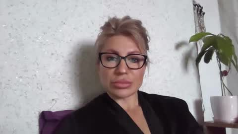 Snapshot of fox_red_lady7 chatting on 04.15.26 fox_red_lady7 online show from 04.15.26