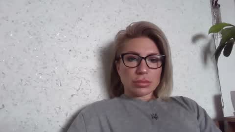 Snapshot of fox_red_lady7 chatting on 04.16.26 fox_red_lady7 online show from 04.16.26