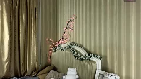 Petra online show from 02.04.26