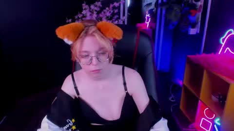 Snapshot of foxxxypolly chatting on 06.23.26 Polly online show from 06.23.26