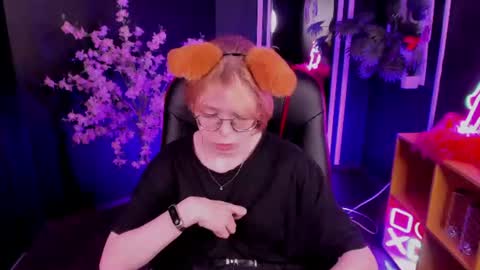 Snapshot of foxxxypolly chatting on 06.26.26 Polly online show from 06.26.26