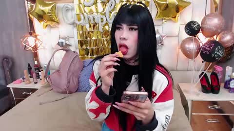 Foxxy  online show from 10.10.25