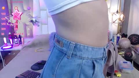 Foxxy  online show from 10.23.25