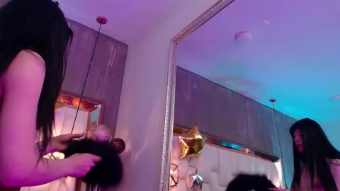 Foxxy  online show from 10.24.25