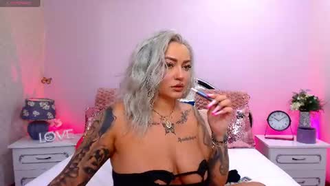 Snapshot of foxxyclarise chatting on 06.18.26 Clarise online show from 06.18.26