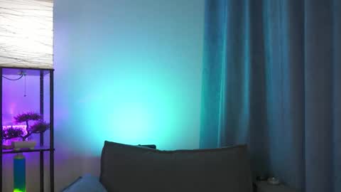Snapshot of foxy_cute4you chatting on 04.15.26 Eva online show from 04.15.26