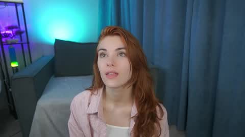 Snapshot of foxy_cute4you chatting on 04.25.26 Eva online show from 04.25.26
