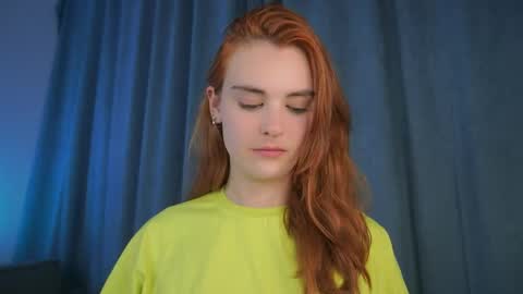 Snapshot of foxy_cute4you chatting on 05.09.26 Eva online show from 05.09.26