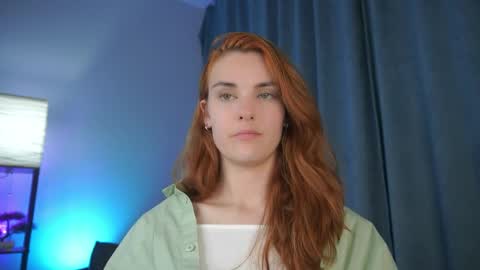 Snapshot of foxy_cute4you chatting on 05.12.26 Eva online show from 05.12.26
