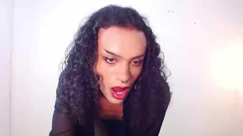 Snapshot of foxy_ella chatting on 09.20.25 Ella online show from 09.20.25