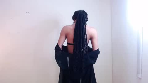 Snapshot of foxy_ella chatting on 10.10.25 Ella online show from 10.10.25