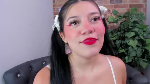 Snapshot of foxy_loren chatting on 05.09.26 Loren online show from 05.09.26