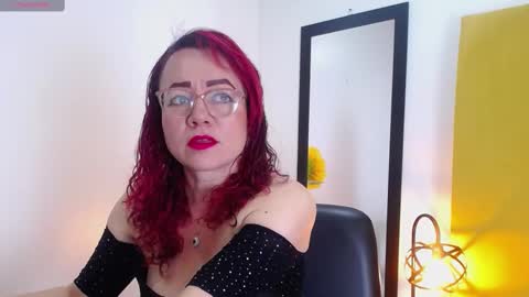 Snapshot of foxy_miilf chatting on 09.26.25 Foxy miilf online show from 09.26.25