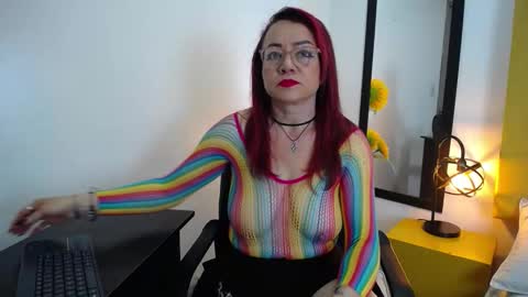 Snapshot of foxy_miilf chatting on 10.02.25 Foxy miilf online show from 10.02.25