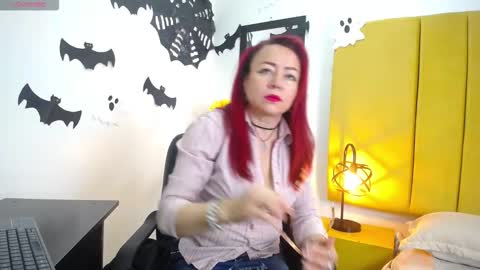 Snapshot of foxy_miilf chatting on 10.20.25 Foxy miilf online show from 10.20.25