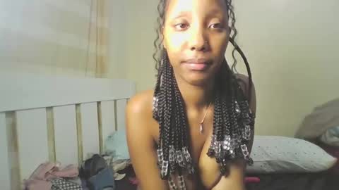 Snapshot of foxyatmidnite chatting on 05.18.26 foxyatmidnite online show from 05.18.26