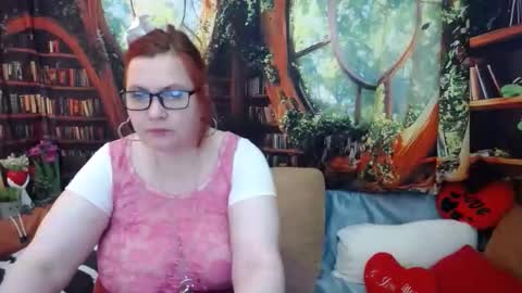 Snapshot of foxydesiree chatting on 05.28.26 foxydesiree online show from 05.28.26