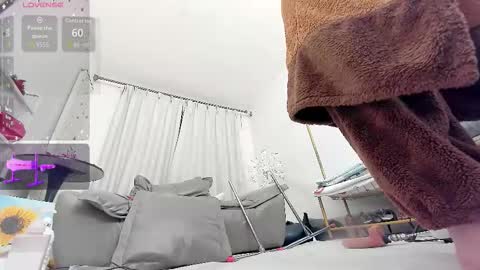 yiyi online show from 12.15.25